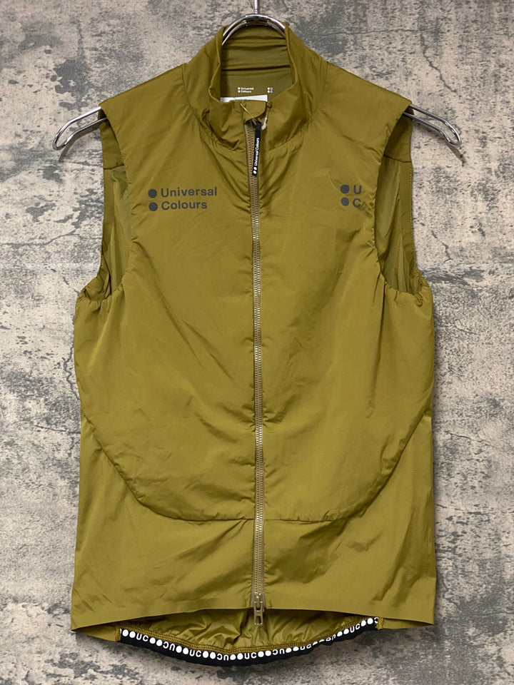 KN739 ユニバーサルカラーズ Universal Colours CHROMA INSULATED GILET ジレ サイクルベスト カーキ XS