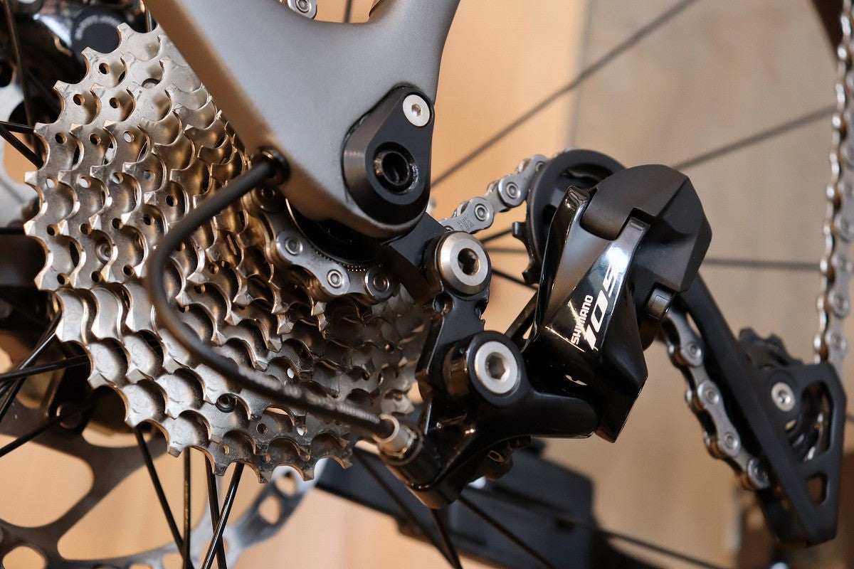 カスタムバイク　PINARELLO パリ ディスク カーボンホイール付属超美品 カスタムバイク PINARELLO パリ ディスク カーボンホイール付属超美品