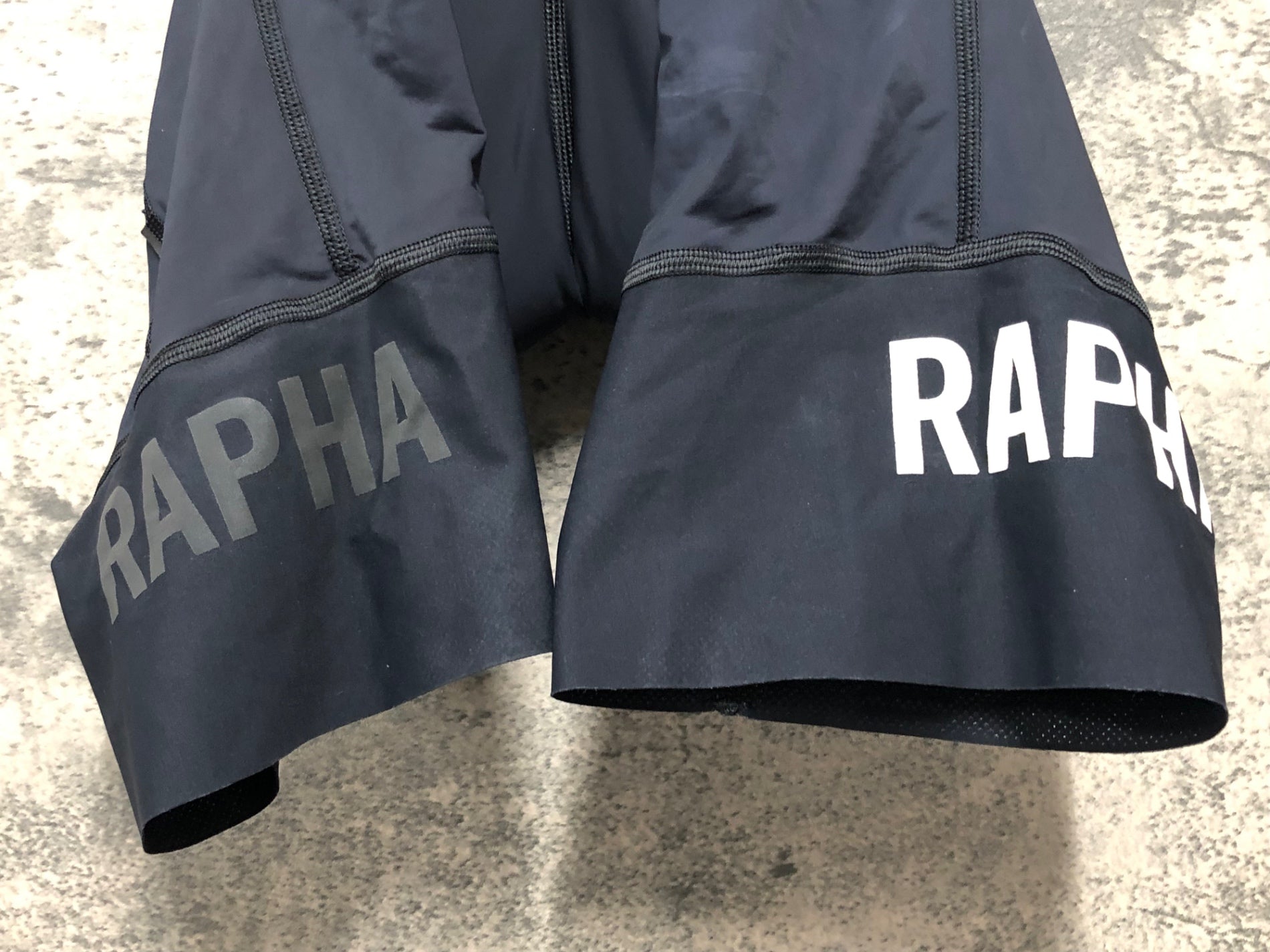 【美品】Rapha flyweight bib shortsビブタイツ Sサイズ Rapha Mens Classic Flyweight Short Bib Shorts (Dark Blue/Green) | Spor