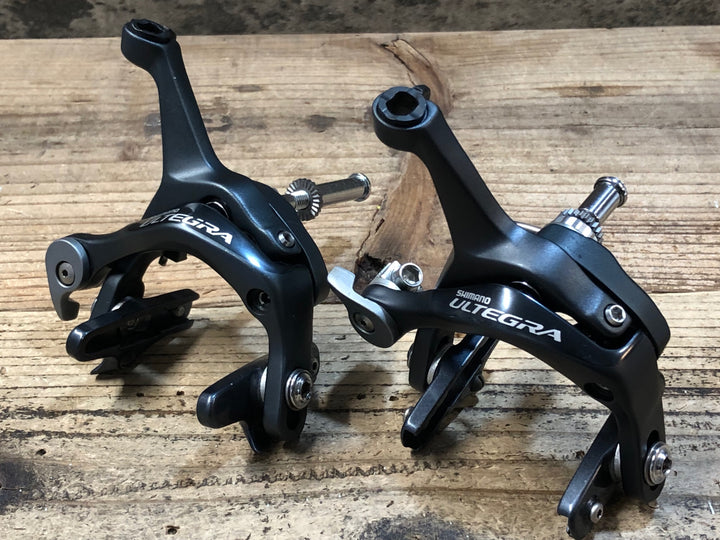 JQ292 シマノ SHIMANO アルテグラ ULTEGRA BR-6700 ブレーキキャリパー 前後セット ※アジャスターボルト シュー欠品