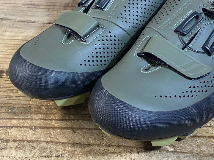 JP060 フィジーク FIZIK TERRA XS ビンディングシューズ SPD EU42 カーキ ※ソール傷