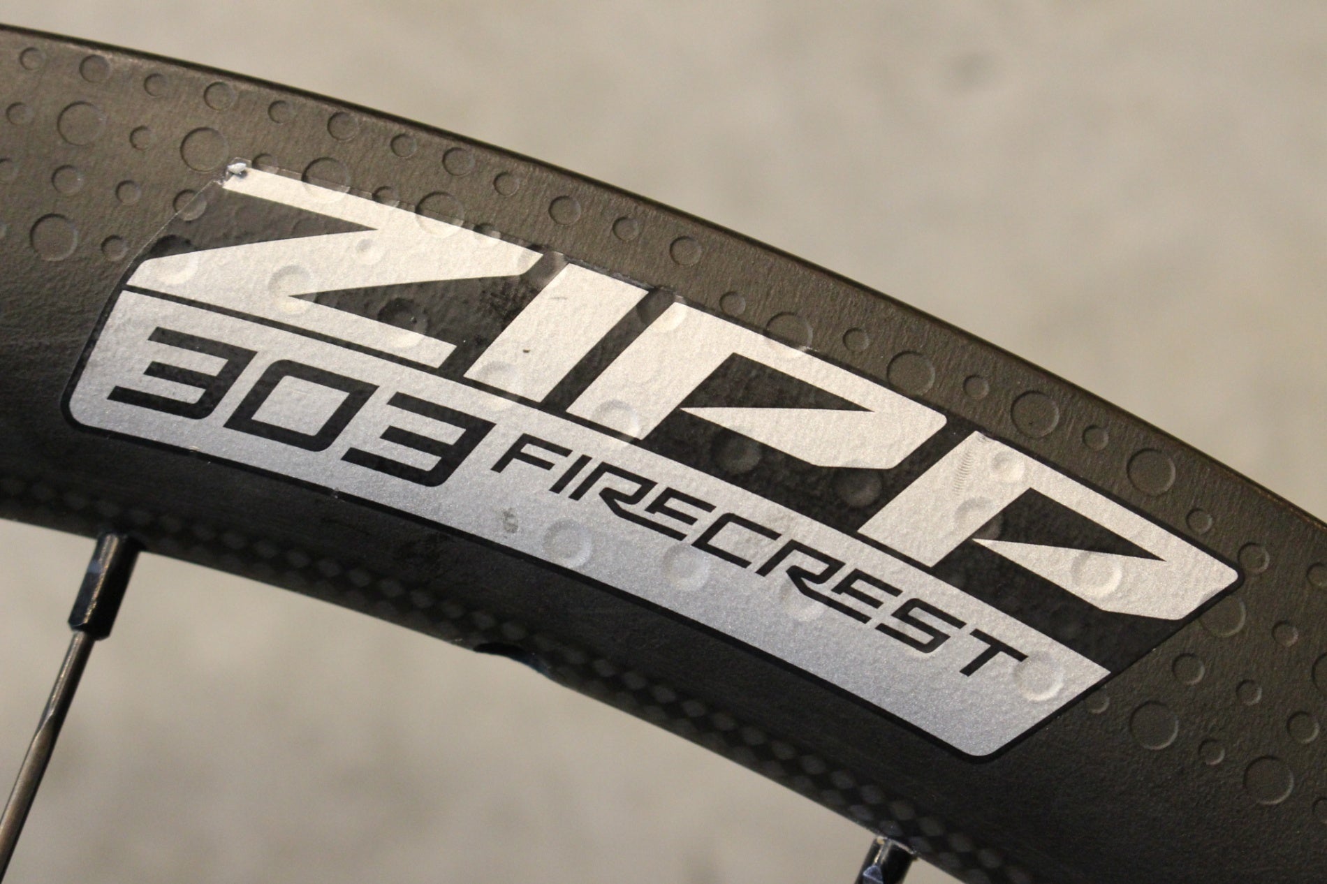ジップ ZIPP 303 FIRECREST DISC カーボン チューブレスレディ