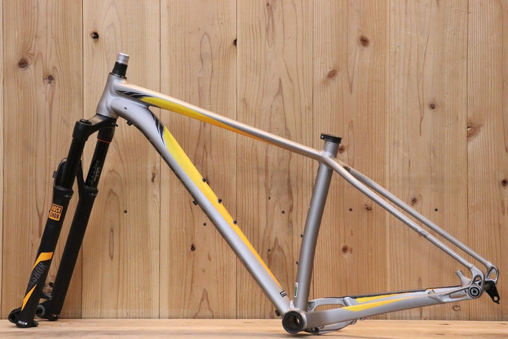 決算SALE スペシャライズド SPECIALIZED フューズ FUSE PRO 2016年モデル Mサイズ アルミ マウンテンバイク フレームセット 【芦屋店】