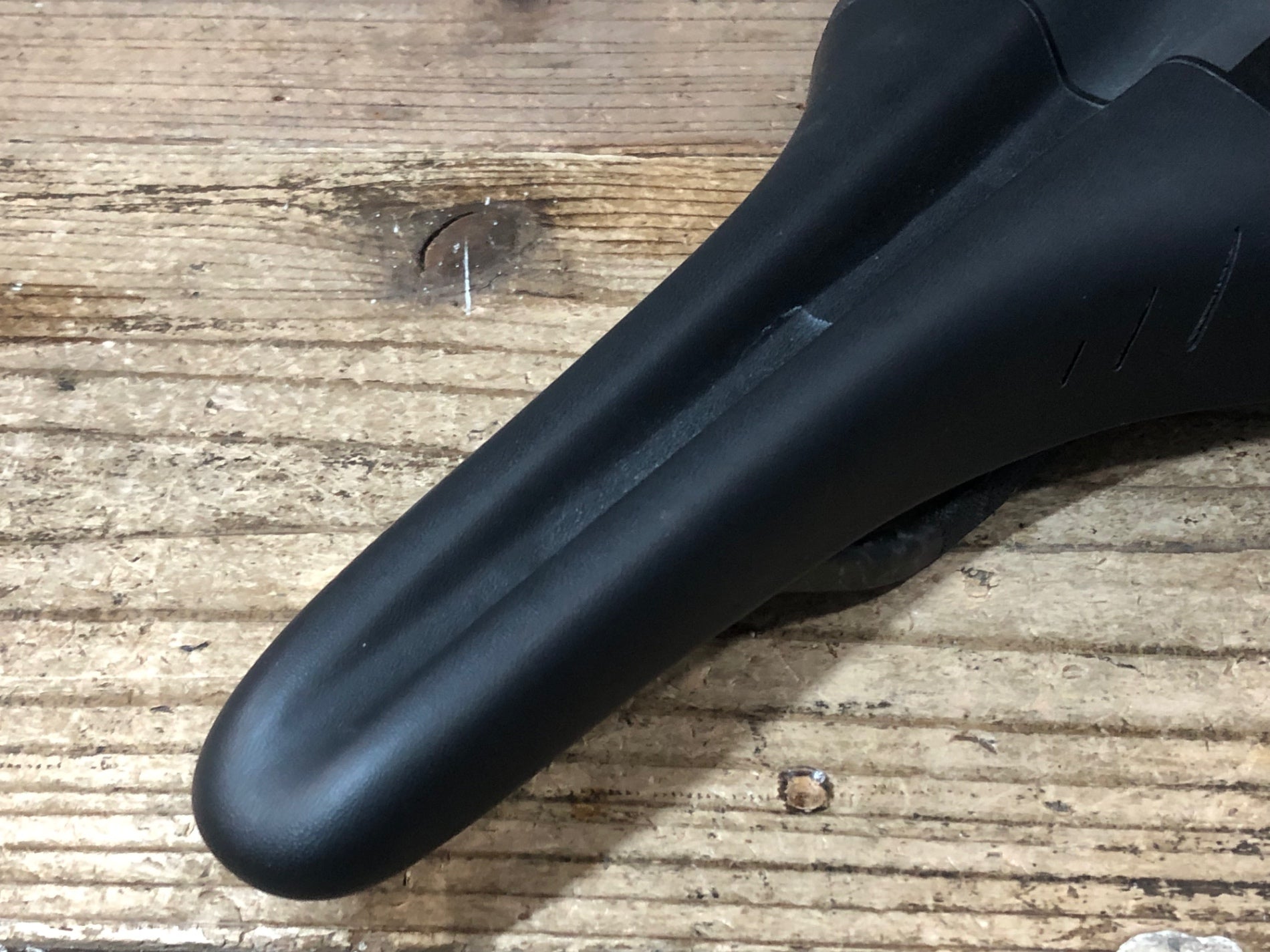 JW590 フィジーク fizik アリオネ ARIONE VSX サドル 黒 128mm BRAIDED