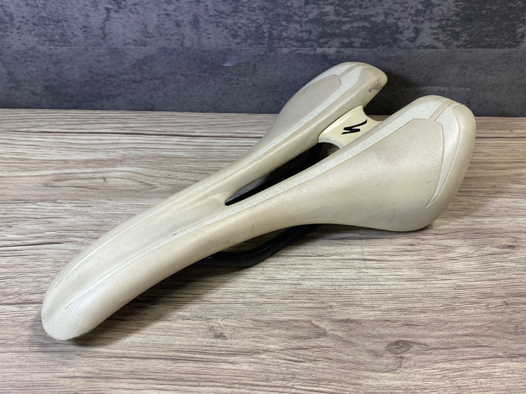 JN827 スペシャライズド SPECIALIZED ROMIN EVO カーボンレール サドル 143mm ※スレ 破れ