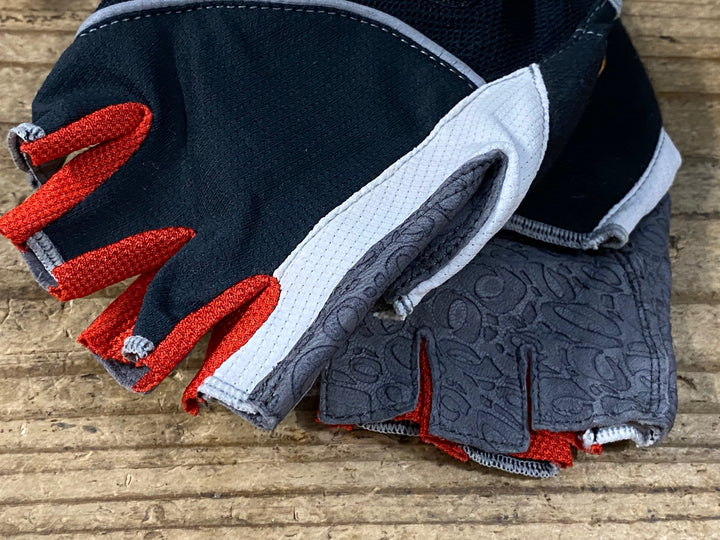 KK282 パールイズミ PEARL iZUMi 指切り グローブ 黒 赤 L