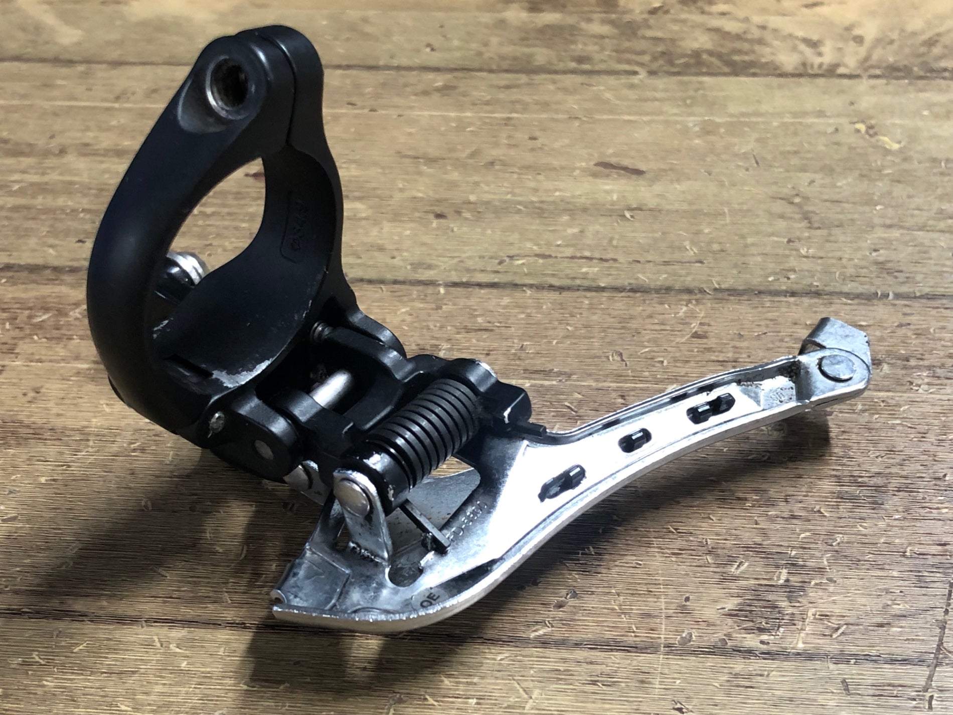 JW960 シマノ SHIMANO 105 FD-5800 フロントディレイラー バンド式 Φ34