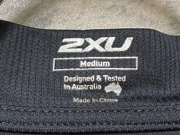 JN199 ツータイムズユー 2XU 半袖 サイクルジャージ 黒 M ほつれあり