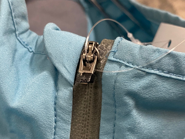 JZ546 ラファ Rapha WIND JACKET 長袖 ウインドブレイカー 水色 M ※チャック破損