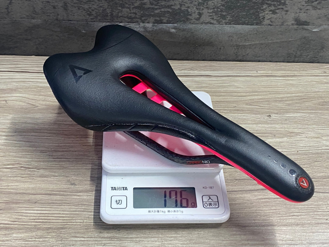 KE956 アスチュート ASTVTE スカイライン SKYLINE VT サドル 黒 ピンク CARBONIOレール 140mm