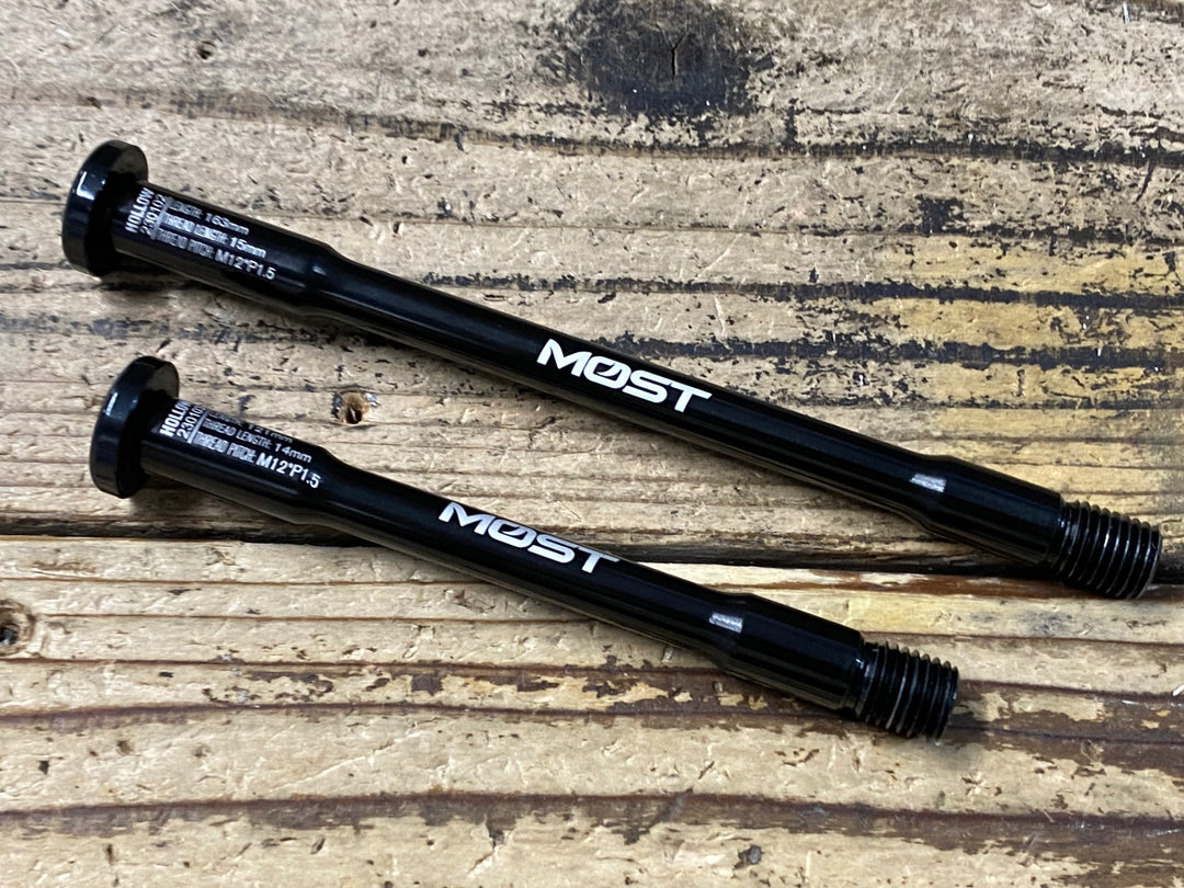 KC514 モスト MOST PINARELLO DOGMA スルーアクスル M12xP1.5 前後セット MY24