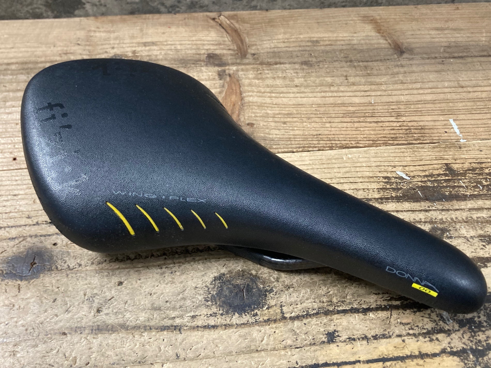 KN001 フィジーク fizik ARIONE DONNA 00 サドル 黒 カーボン – BICI