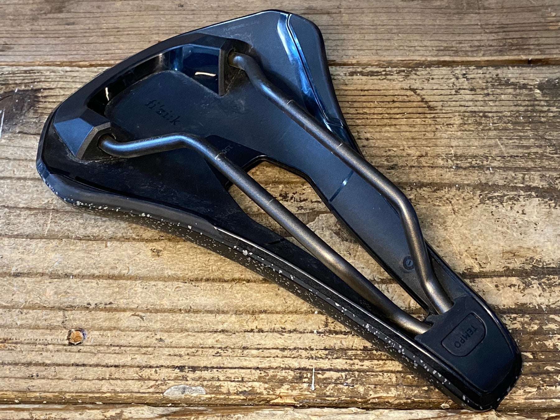 JX288 フィジーク fizik TEMPO ARGO R3 サドル 黒 150mm kiumレール