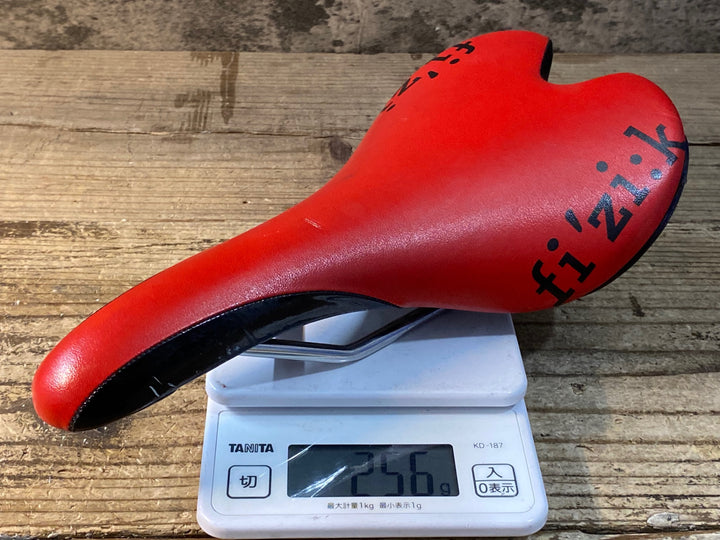 JT218 フィジーク FIZIK アリアンテ ALIANTE サドル 赤黒 kiumレール