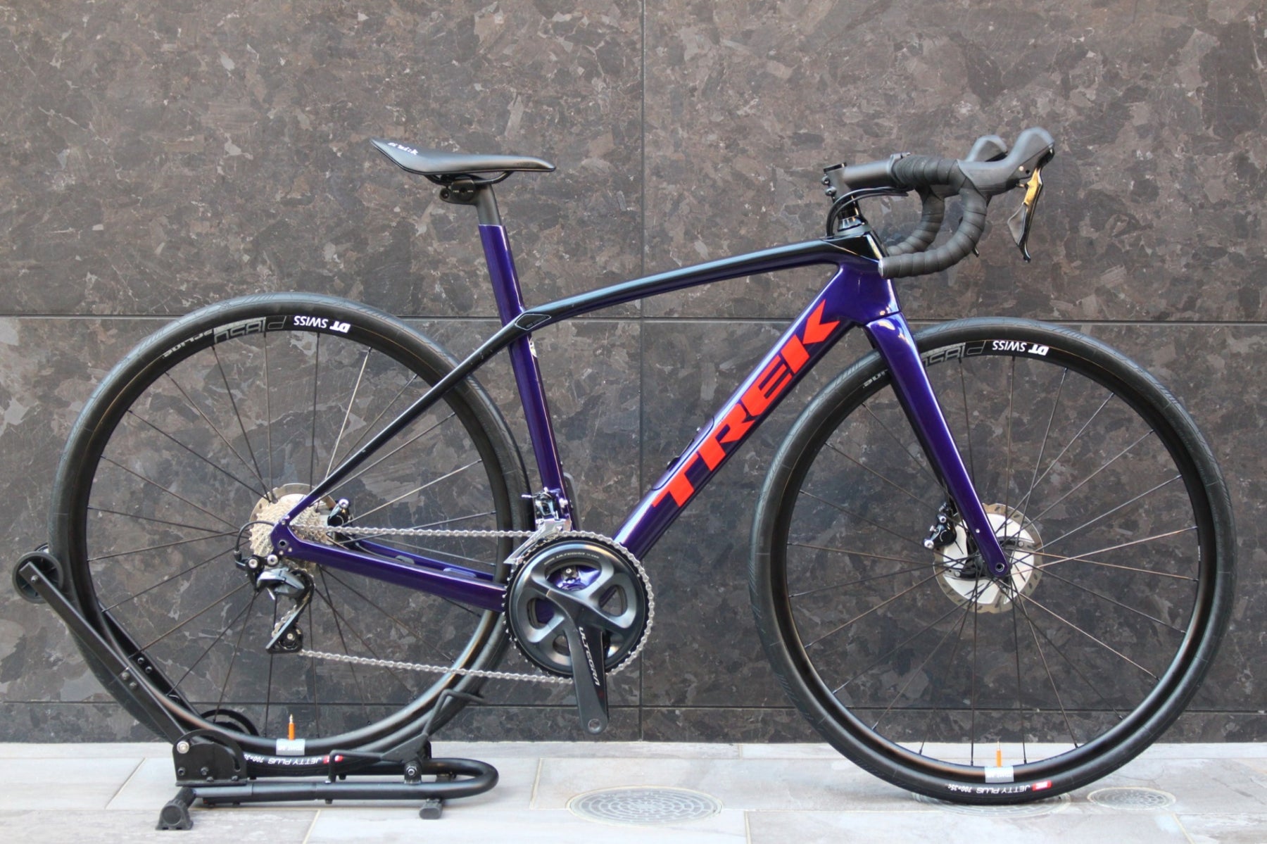 TREK DOMANE SL 50サイズ フレームセット 【2020年モデル・パープルフリップ・ディスク】【トレック ドマーネ】 TREK Domane SL5 2020 パープルフリップを購入した話｜surround