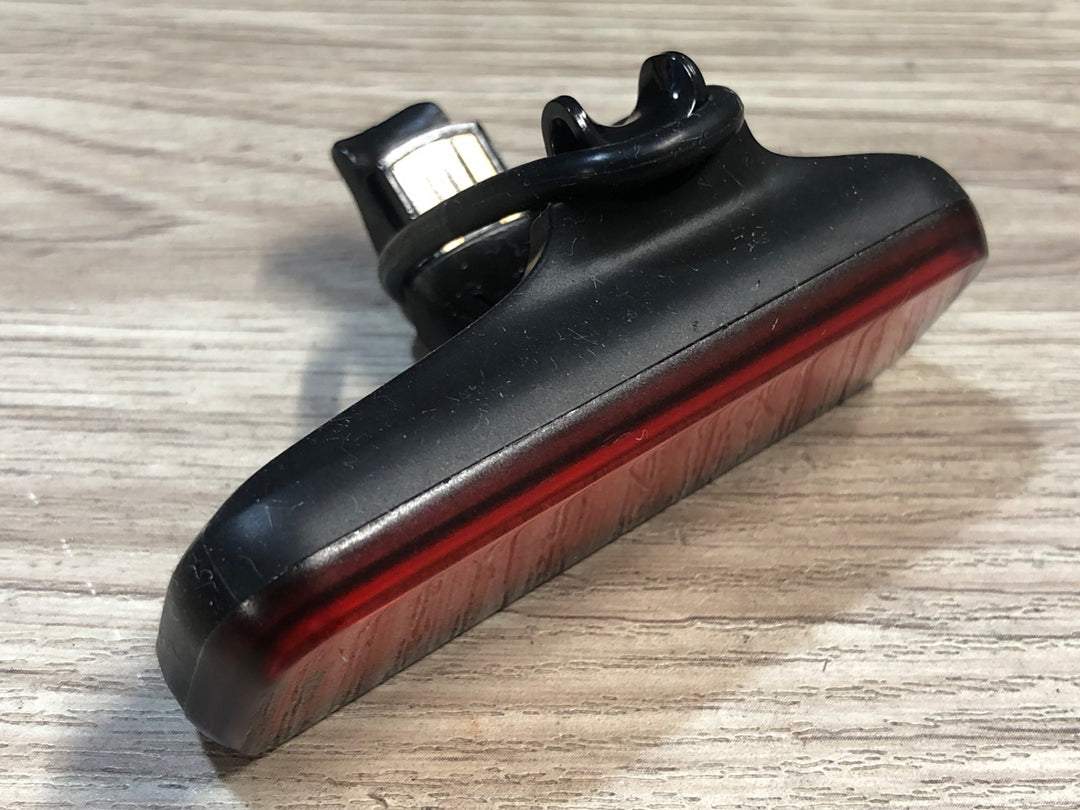 JY700 ノグ knog BLINDER V BOLT テールライト 稲妻 点灯確認済