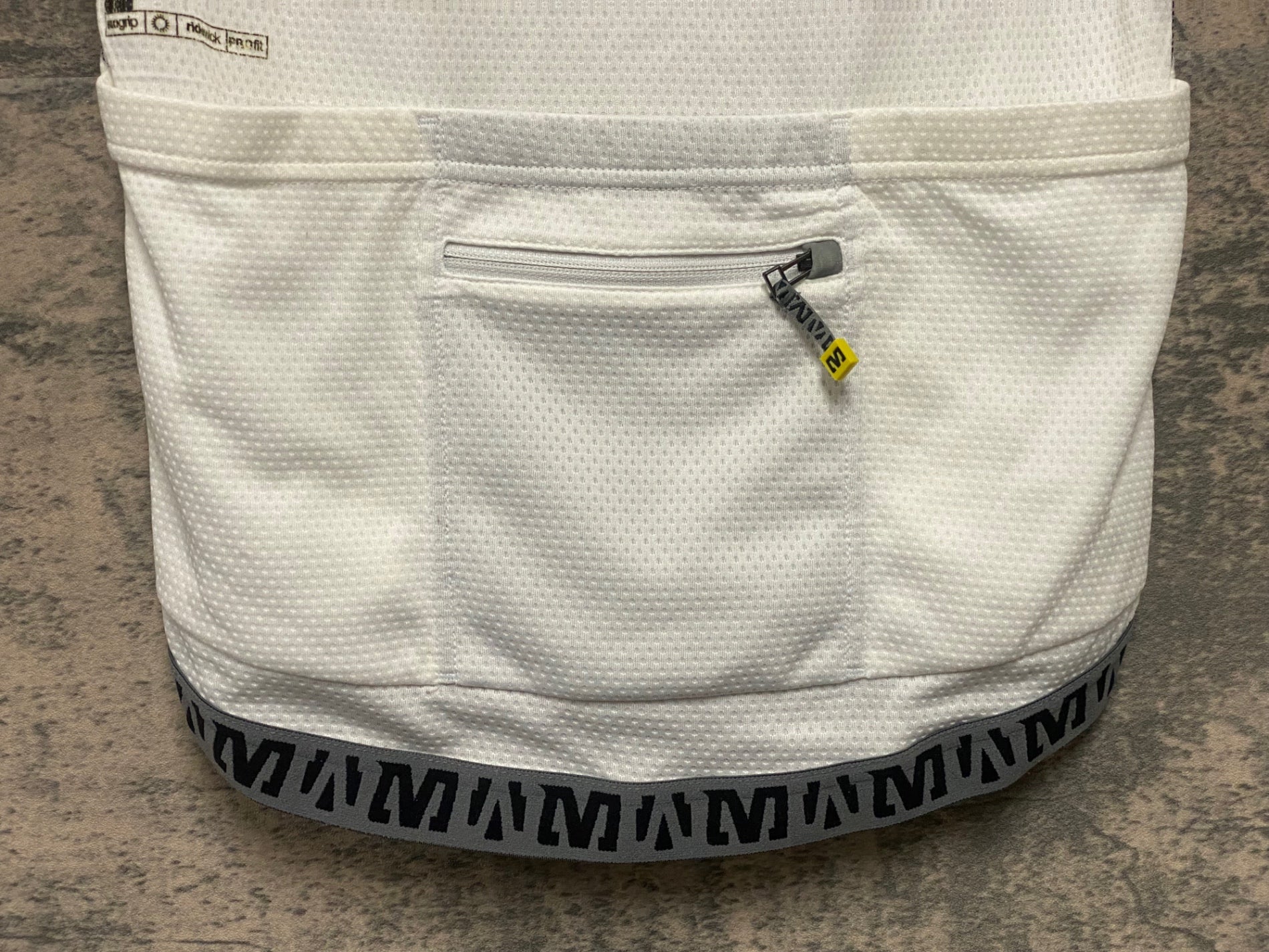 KG968 マヴィック MAVIC 半袖 サイクルジャージ 白 黒 S – BICI AMORE KG968 マヴィック MAVIC 半袖 サイクルジャージ 白 黒 S – BICI AMORE