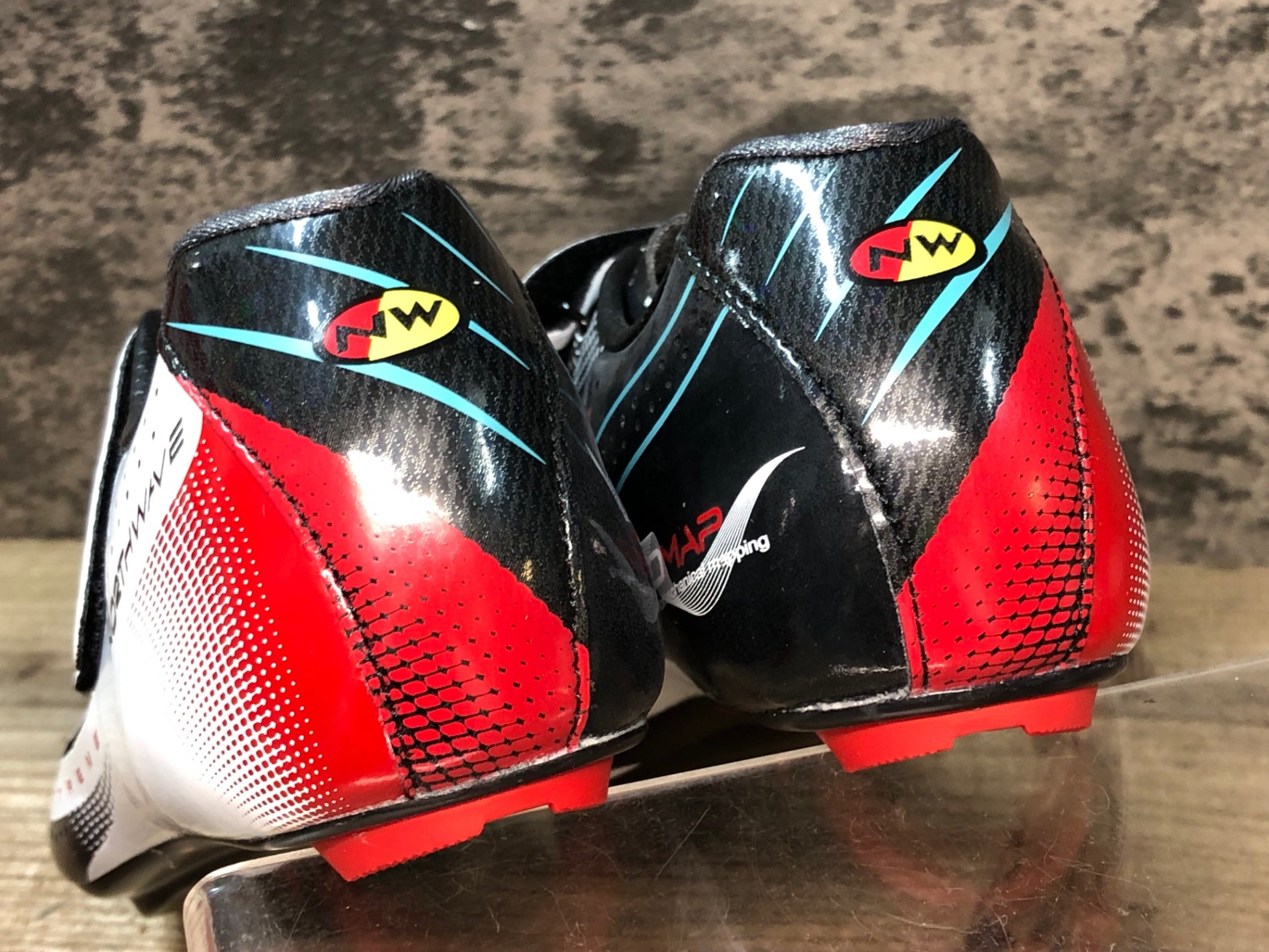 JR506 ノースウェーブ NORTHWAVE EXTREME ビンディングシューズ 黒赤白