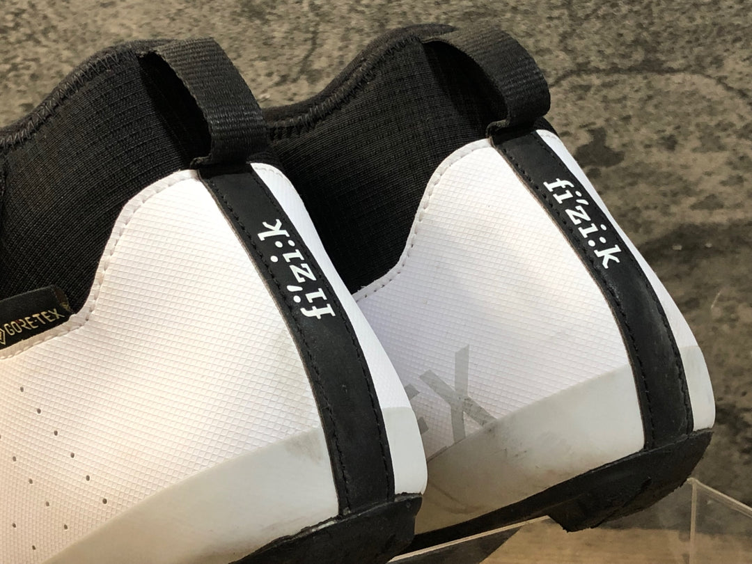 KA966 フィジーク fizik TEMPO ARTICA GTX ビンディングシューズ EU43 白 GORE TEX 3穴