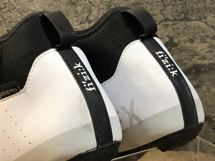 KA966 フィジーク fizik TEMPO ARTICA GTX ビンディングシューズ EU43 白 GORE TEX 3穴