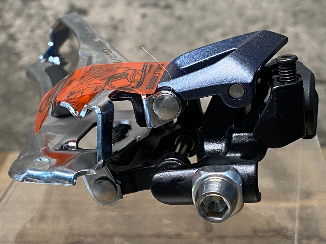 JP082 シマノ SHIMANO アルテグラ ULTEGRA FD-R8000 フロントディレーラー 直付
