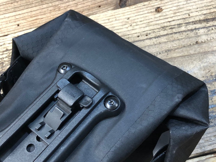 JY800 オルトリーブ ORTLIEB サドルバッグ グレー