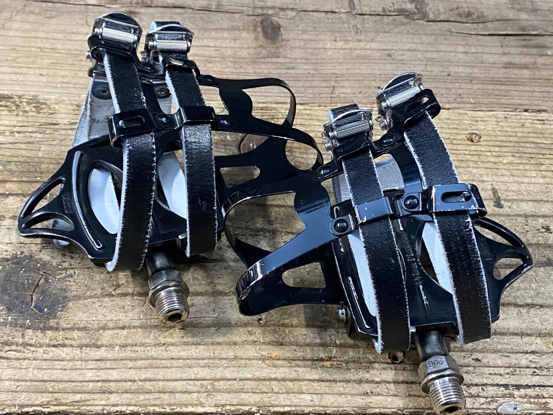MKS 三ヶ島アーバンプラットフォーム ペダル トゥーストラップ セット NJS 美品 MKS 三ヶ島製作所 「ペダル アーバン プラットフォーム 左右
