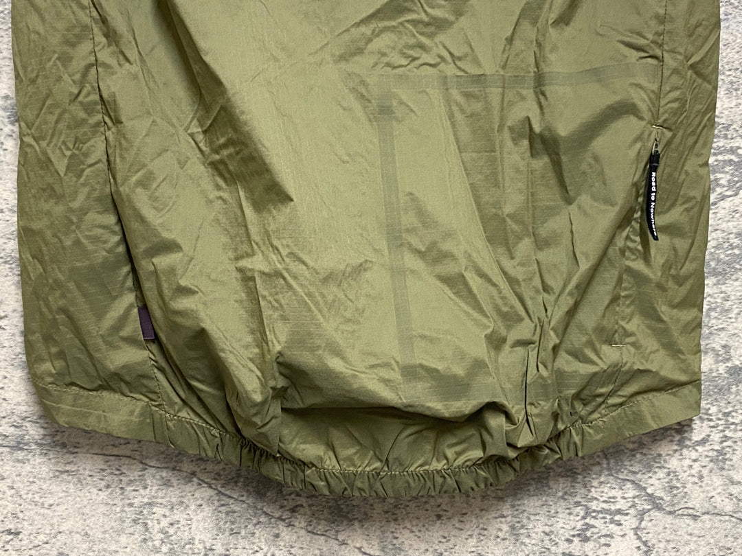 KM710 パスノーマルスタジオ PAS NORMAL STUDIOS ESSENTIAL INSULATED GILET サイクルベスト ジレ カーキ S