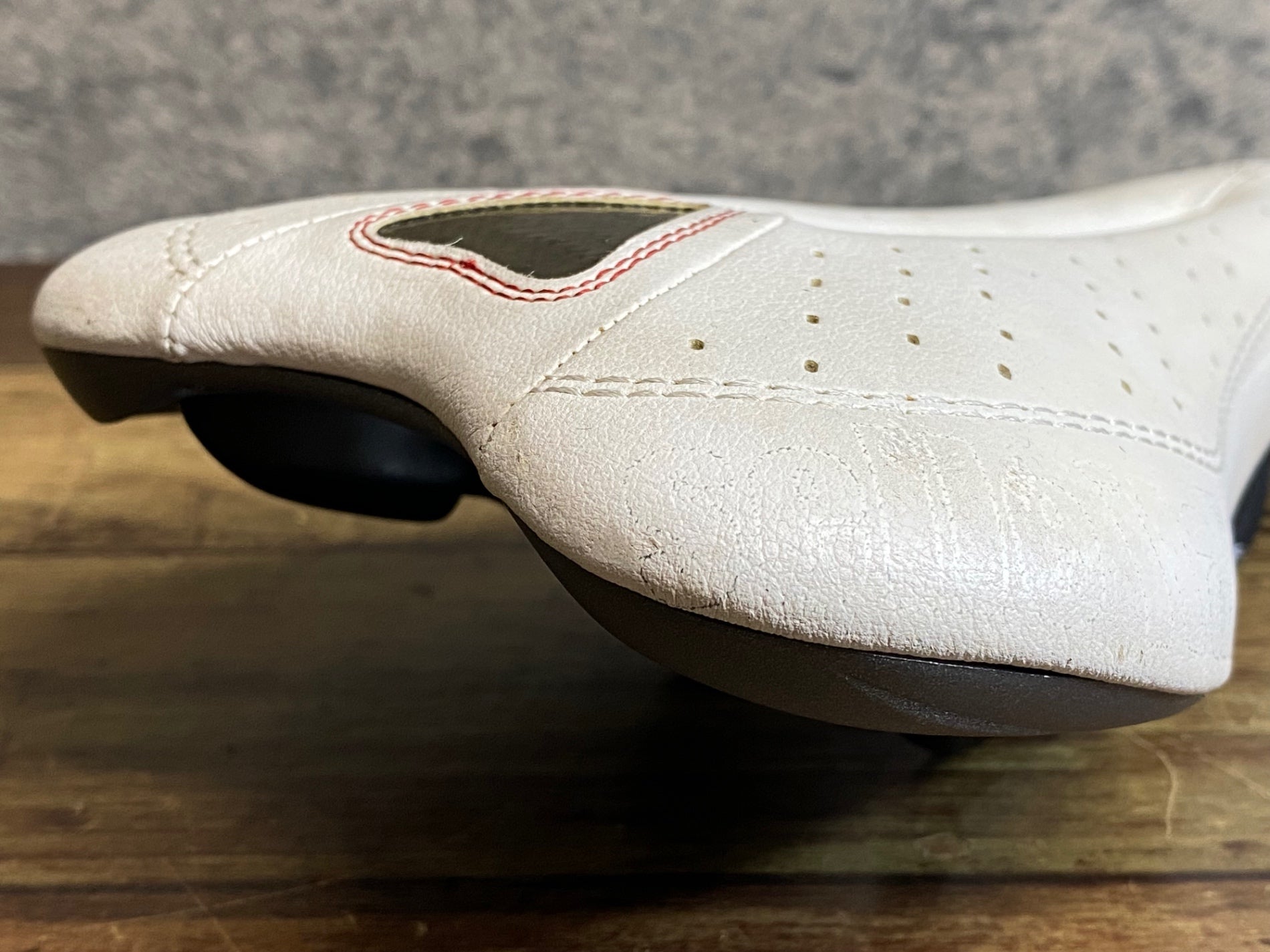 JQ426 セライタリア selle italia SLR GEL FLOW サドル 白 MANGANESE