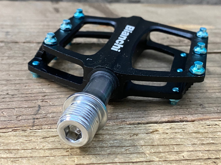 JY023 ビアンキ Bianchi CNC フラットペダル 黒 未使用