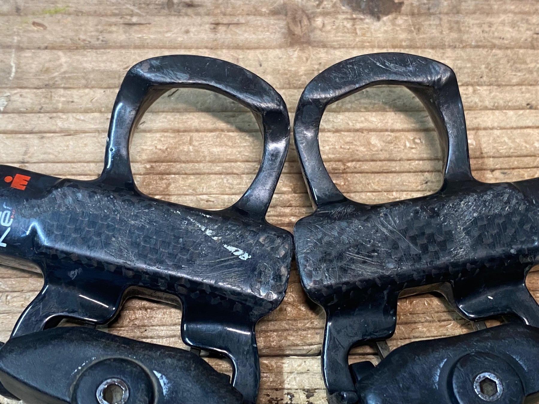 JN539 ルック LOOK ケオ KEO HM Ti CARBON ビンディングペダル 黒赤