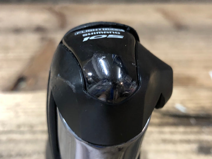 JP718 シマノ SHIMANO 105 ST-5600 STIレバー ※ブラケットカバー劣化加水分解ケーブル断線,変則不良の為ジャンク
