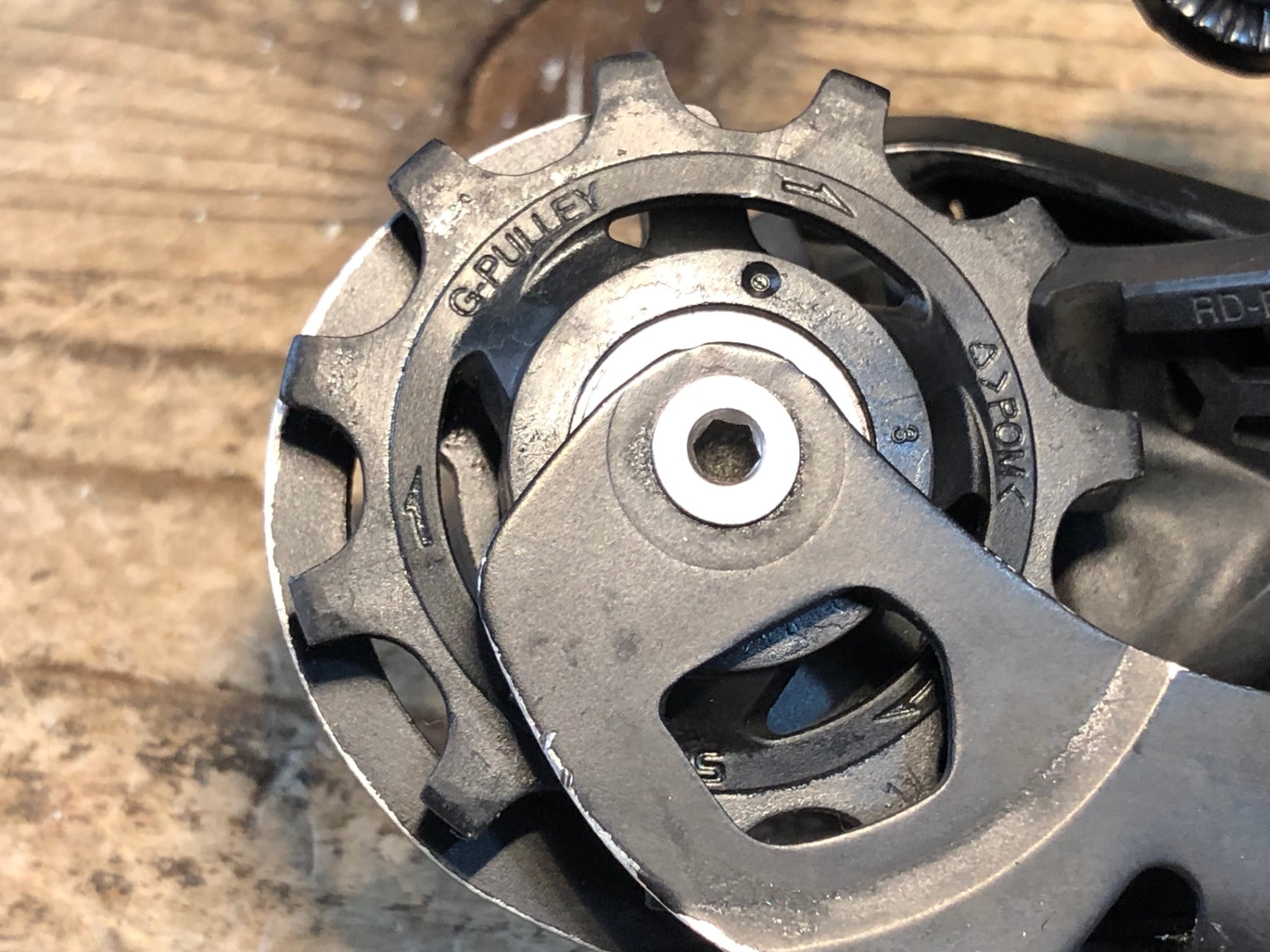 JM168 シマノ SHIMANO 105 RD-R7000 リアディレイラー 11S SS 黒