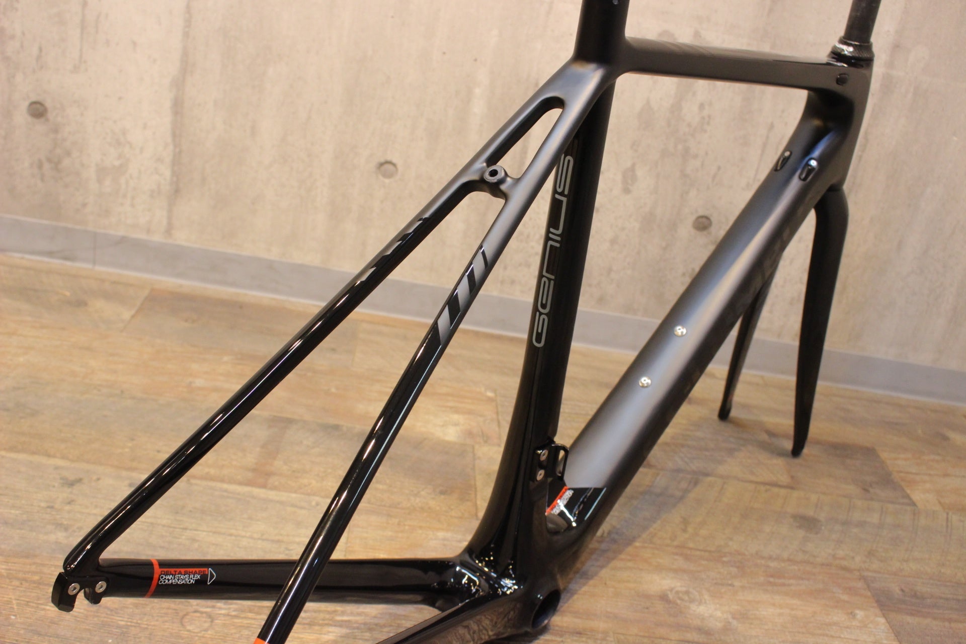 コロンブス COLUMBUS GENIUS +GRAMMY 2018 53サイズ カーボン ロード