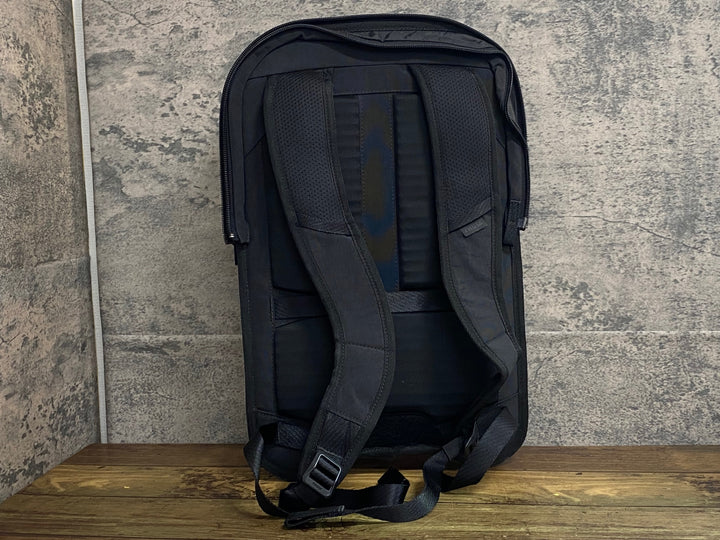 KF392 スリー thule paramount パニアバッグ 黒 バックル割れ