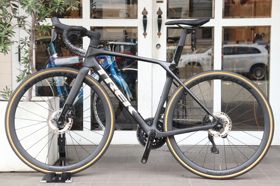 トレック TREK マドン MADONE SL6 GEN8 2025モデル Mサイズ シマノ 105 R7170 Di2 12S カーボン ロードバイク AEOLUS ELITE 35 【横浜店】