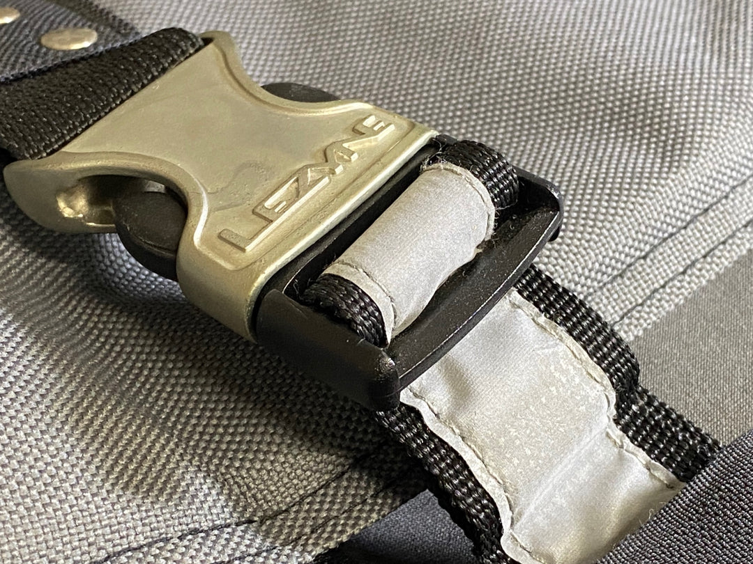 JJ661 レザイン LEZYNE メッセンジャー バッグ