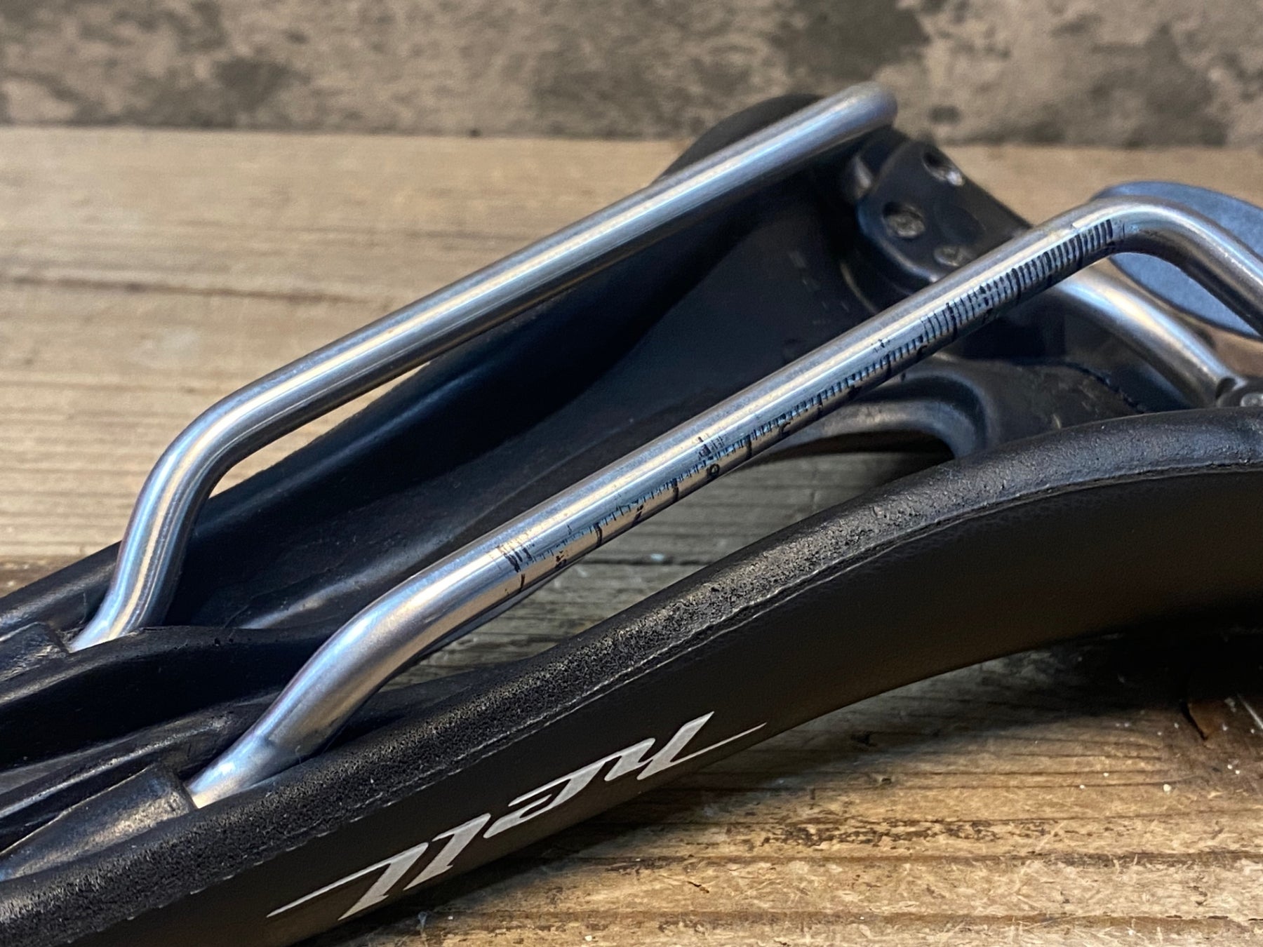 JP705 SELLE SMP hell サドル 黒 aisi 304 tubeレール – BICI AMORE