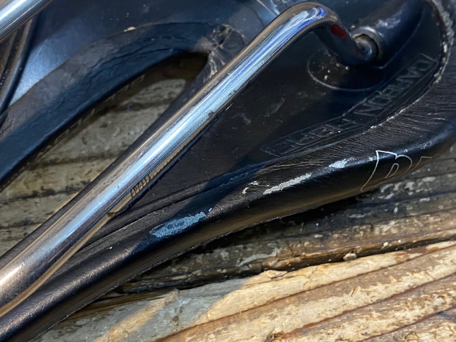 JQ819 セライタリア selle italia SLR GEL FLOW VANOXレール サドル 黒