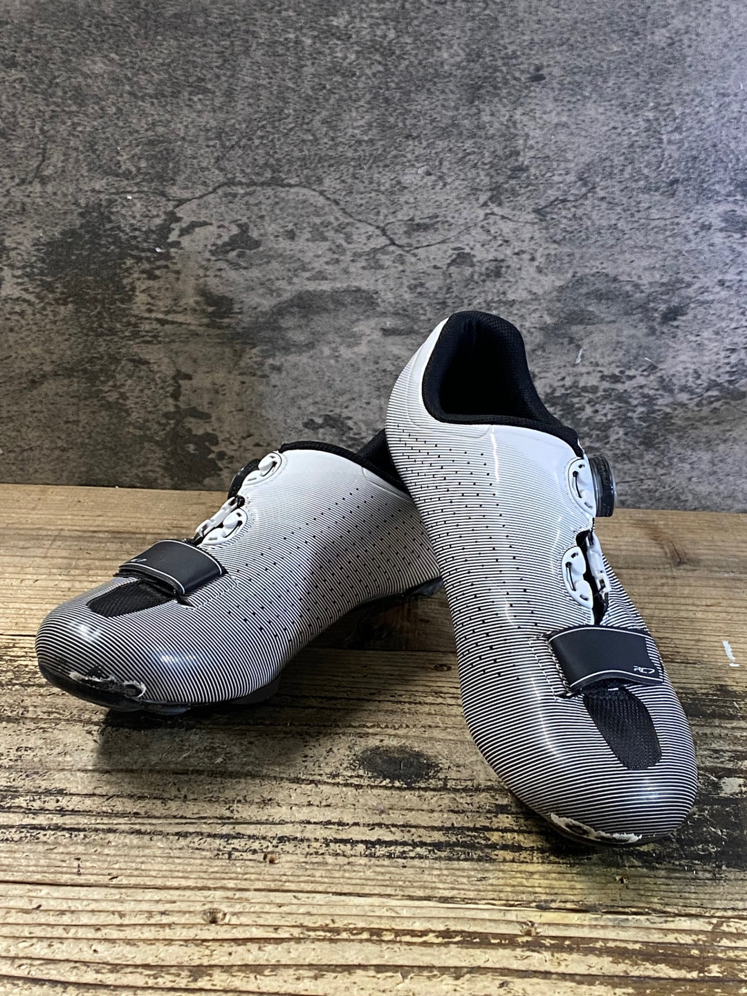 JT969 シマノ SHIMANO RC7 SH-RC700 ビンディングシューズ 黒 EU42 WIDE