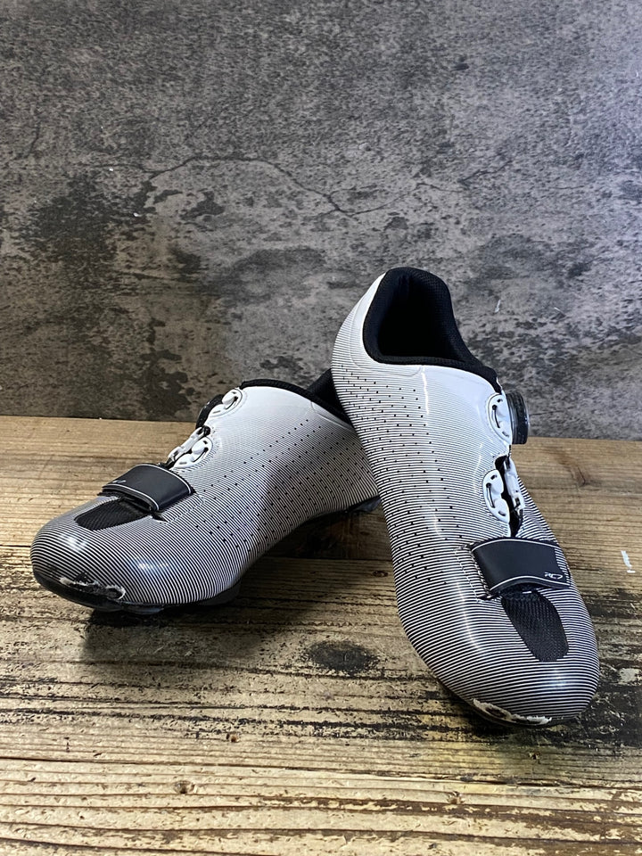 JT969 シマノ SHIMANO RC7 SH-RC700 ビンディングシューズ 黒 EU42 WIDE