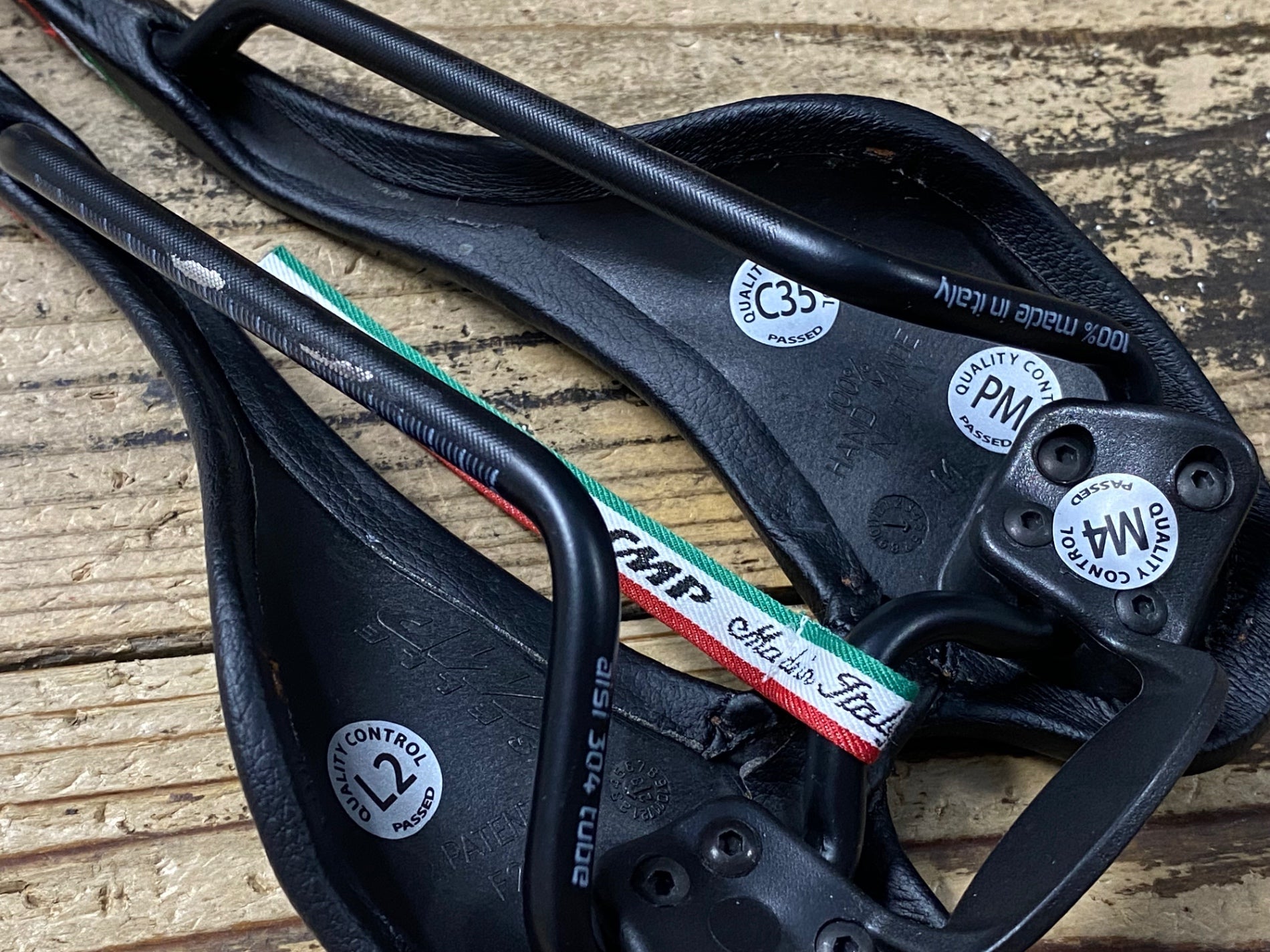 KR169 SELLE SMP F20cSi サドル 黒 aisi 304 tubeレール – BICI AMORE