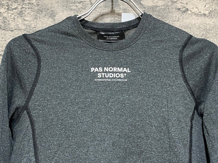 JP768 パスノーマルスタジオ PAS NORMAL STUDIOS Control Mid Long Sleeve Base Layer 長袖 ミドルレイヤー グレー XS