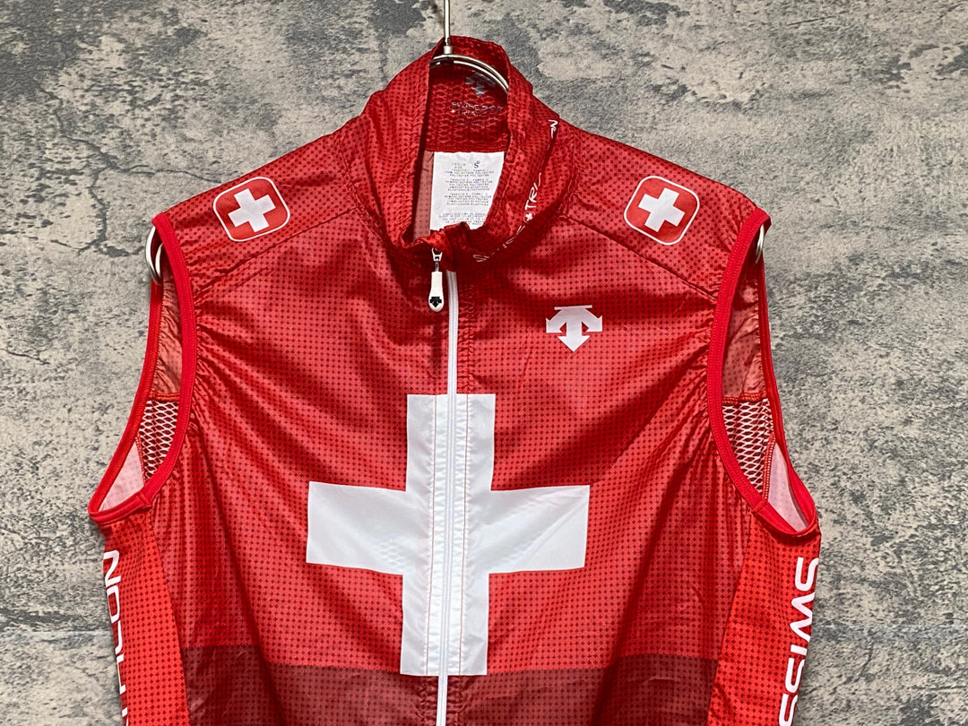 KF373 デサント DESCENTE ジレ サイクルベスト 赤 S SWISS TRIATHLON