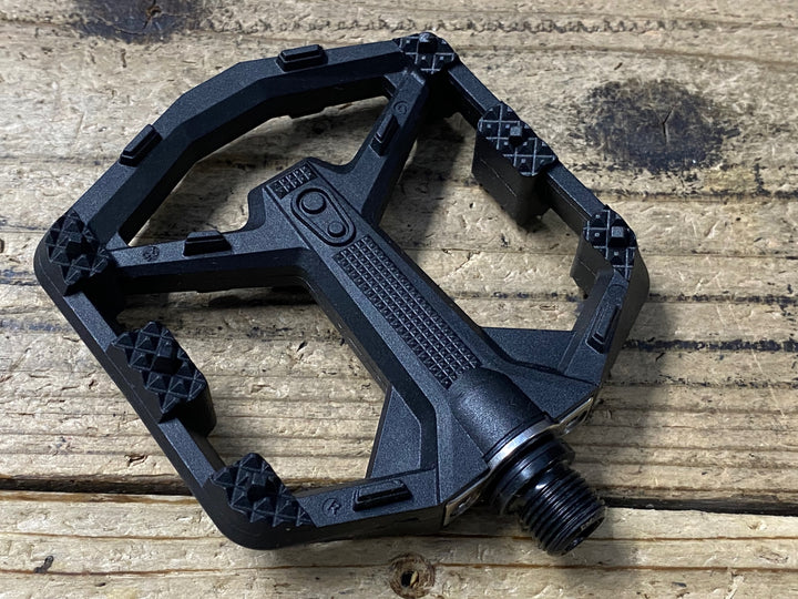 KQ827 クランクブラザーズ Crankbrothers stamp0 フラットペダル 黒