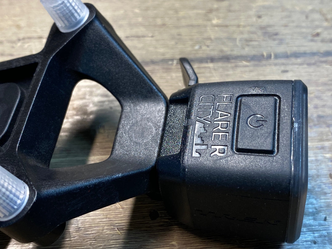 JI319 ボントレガー BONTRAGER FLARE R CITY リアライト 点灯確認済み サドルマウント付き