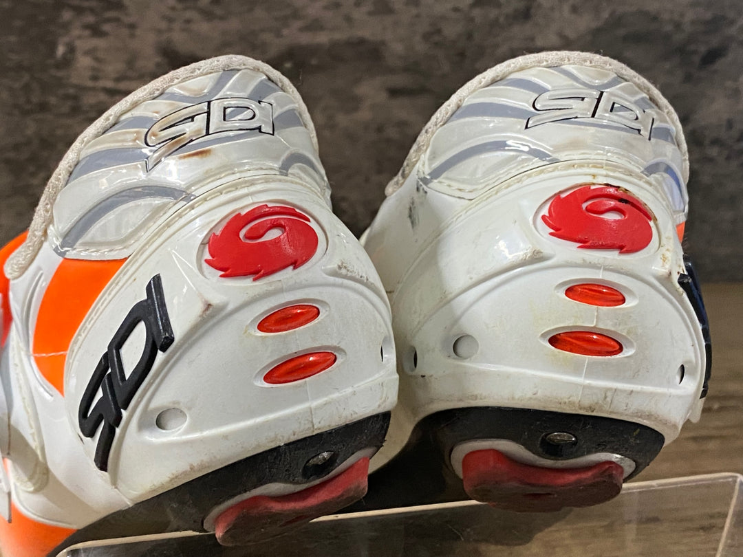 KM354 シディ SIDI WIRE CARBON ビンディングシューズ ホワイト オレンジ 40 3穴 ※固定バンド2色付属、サイド削れ傷