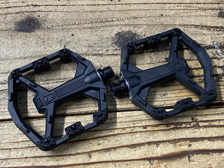 KQ827 クランクブラザーズ Crankbrothers stamp0 フラットペダル 黒