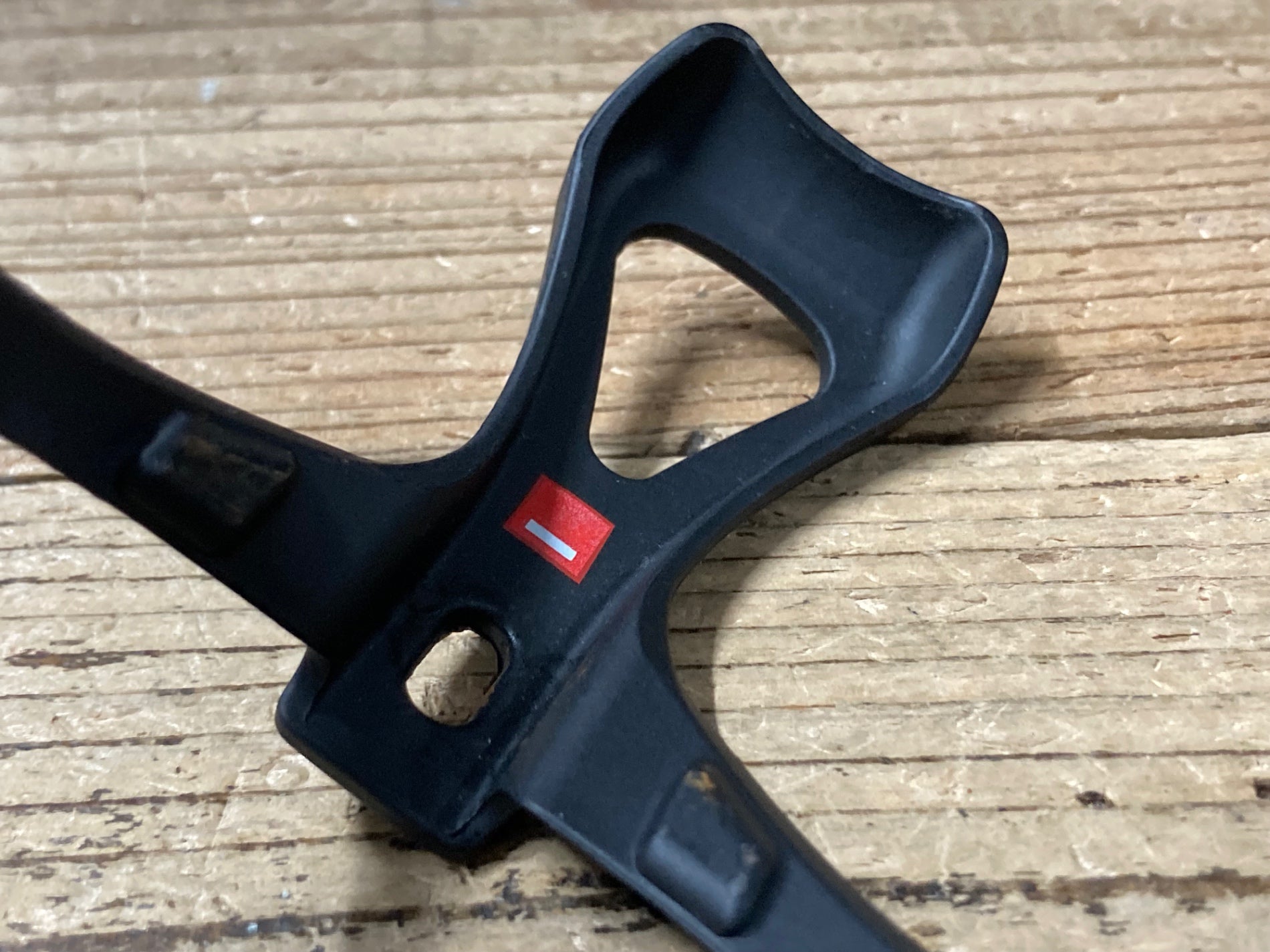 KD058 エリート ELITE LEGGERO CARBON カーボンボトルケージ 2個セット