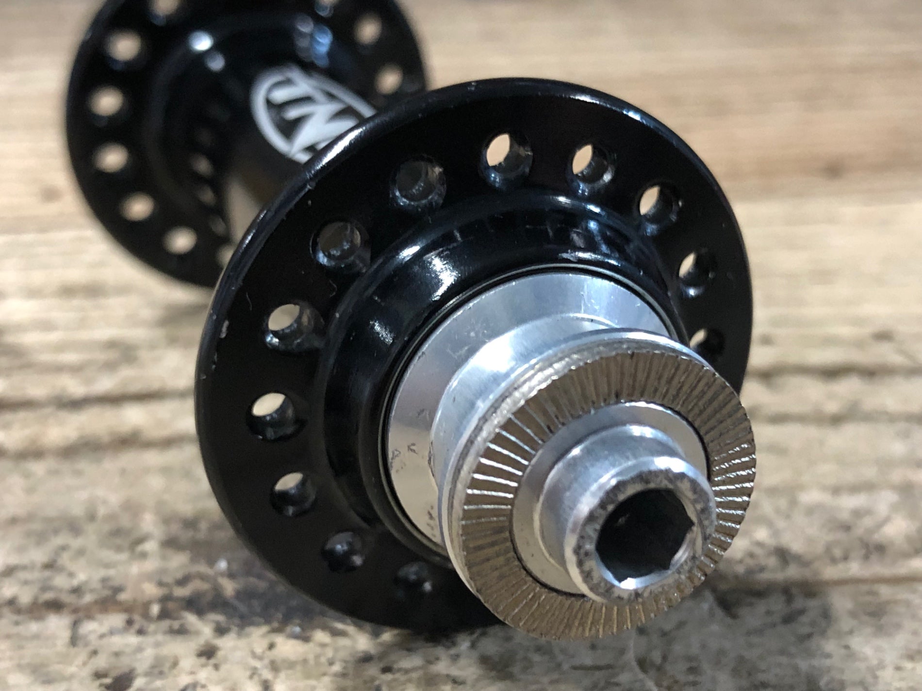 KB246 TNi エボリューション Evolution ハブ フロント 32H 100mm